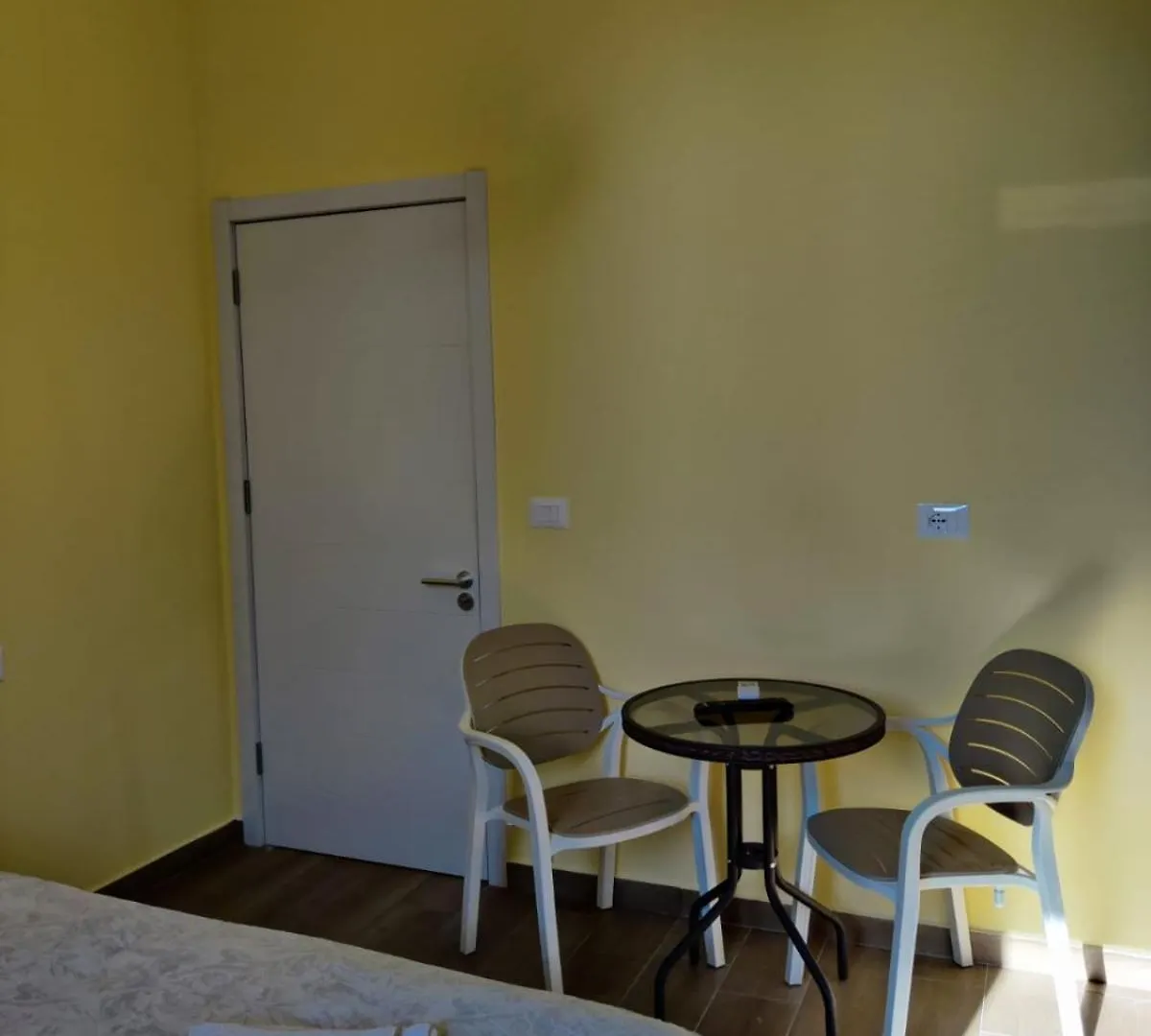 Auto Tana Guest House Tirana 0*,