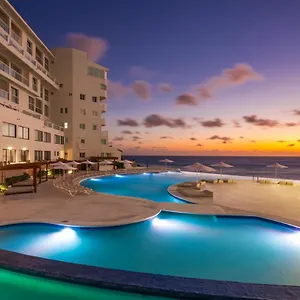 **** Hotel Cyan & Mexico