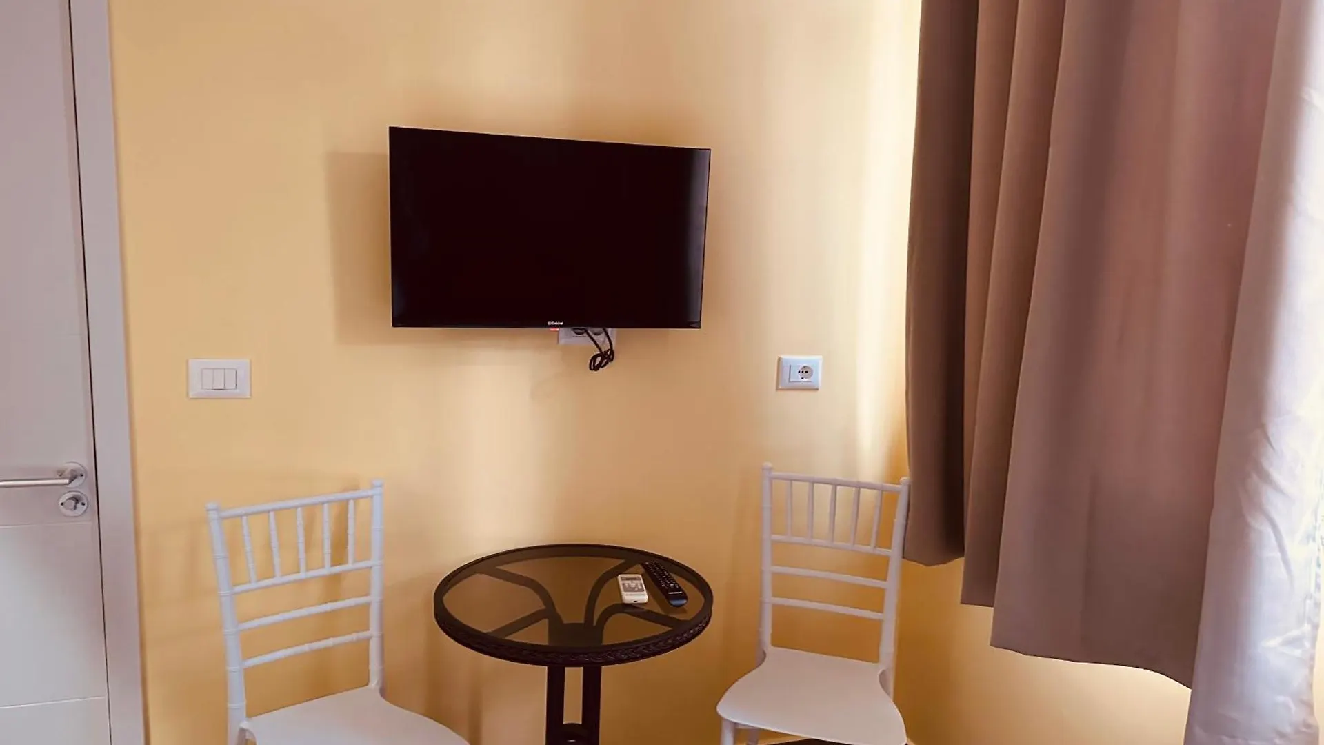 Auto Tana Guest House Tirana